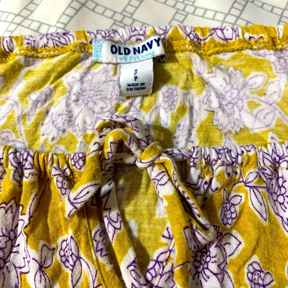 Old Navy yellow and purple flower tee